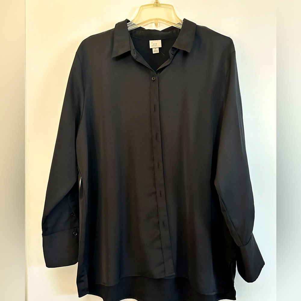 Black satin feel shirt. Size M but fits like L hi-lo hem